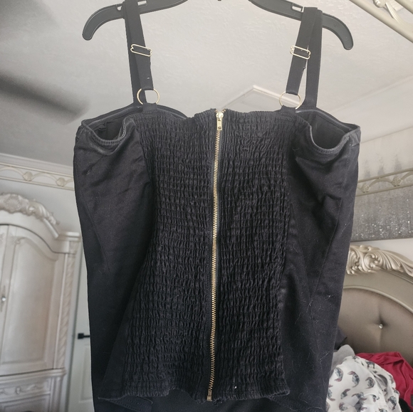 Guess halter/ corset top - Picture 3 of 5